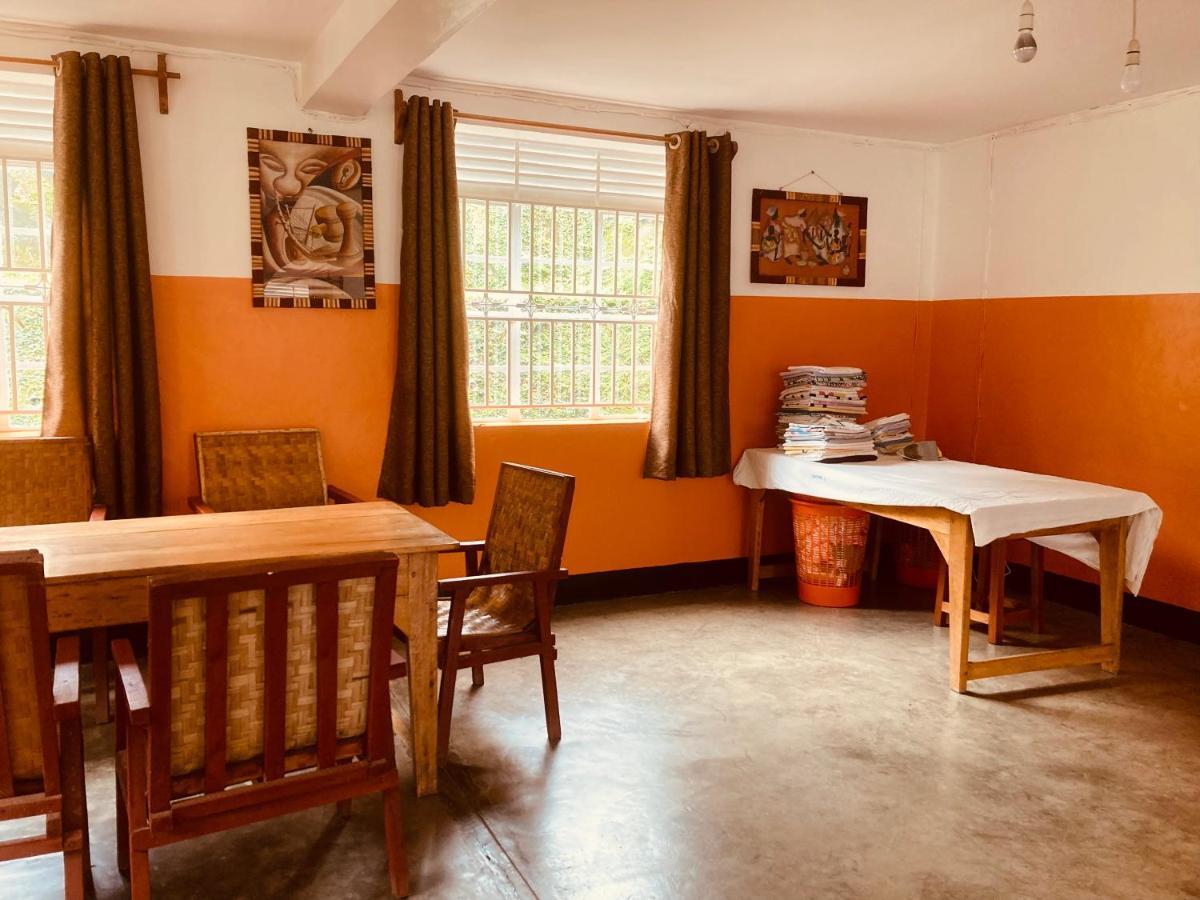 Yes Hostel Fort Portal Eksteriør billede